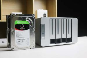 铁威马F4-221评测：高性价比家用NAS，配置功能强