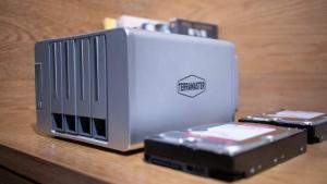 稳定、易用、不掉线，家用NAS终极体验，铁威马F4-421上手