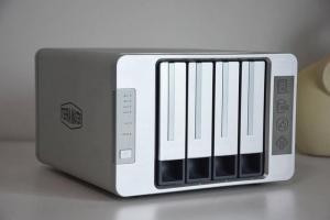 放弃了群辉，转战铁威马一键安装qBittorrent，跑满宽带就是爽