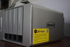 国民专业级NAS铁威马-F4-423，工作娱乐无需等待