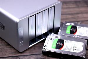 大数据时代的集控大脑：铁威马F4-422+希捷酷狼硬盘实测录